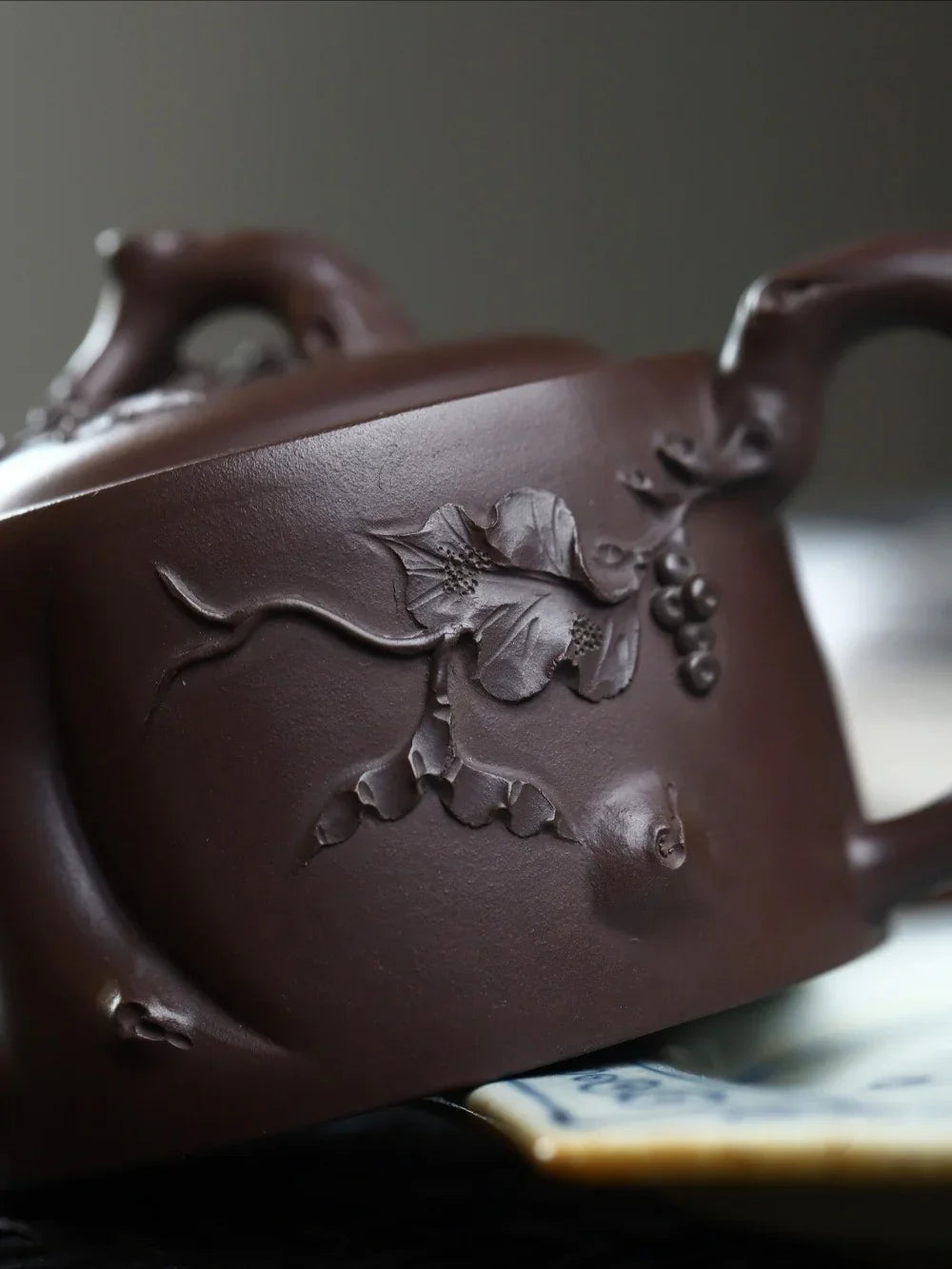 full-handmade-yixing-zisha-teapot-grape-stump-pot-lao-zi-ni-180ml-yiqin-tea-house-yiqinteahouse-com-10 - YIQIN TEA HOUSE 一沁茶舍 yiqinteahouse.com