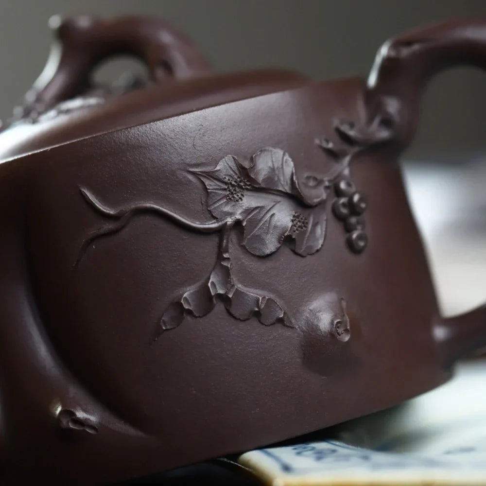 full-handmade-yixing-zisha-teapot-grape-stump-pot-lao-zi-ni-180ml-yiqin-tea-house-yiqinteahouse-com-5 - YIQIN TEA HOUSE 一沁茶舍 yiqinteahouse.com