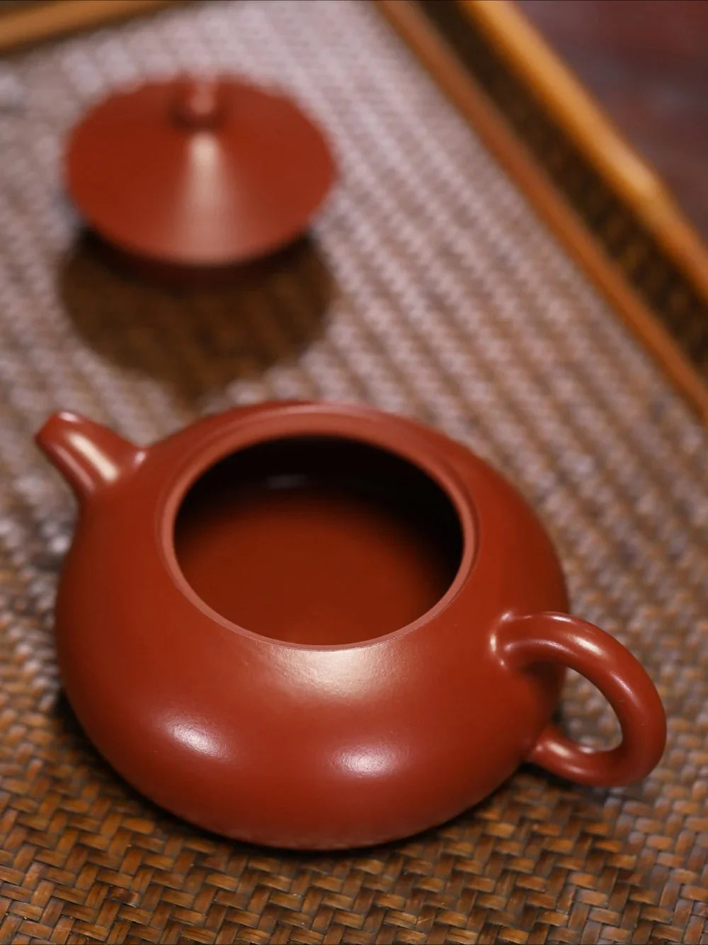 Teko Yixing Zisha Buatan Tangan Sepenuhnya [Half Moon Pot] (Dahongpao - 170ml)