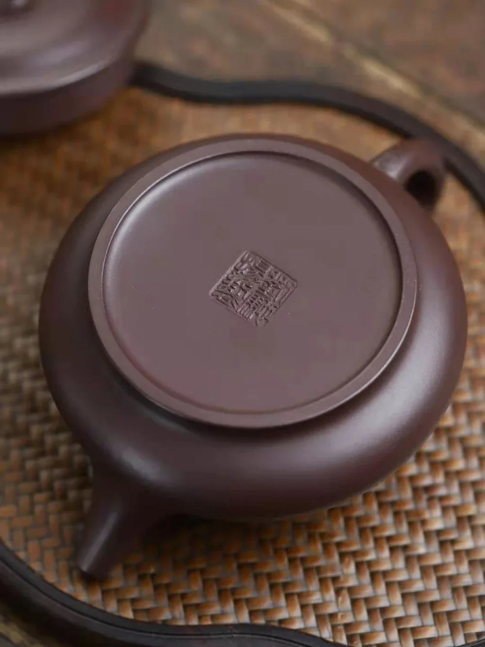 Full Handmade Yixing Zisha Teapot [Jiangnan Gao Shi Piao Pot] (Zi Ni - 270ml) - YIQIN TEA HOUSE | yiqinteahouse.com | 200-300ml, full handmade zisha teapot, teapot, teaware