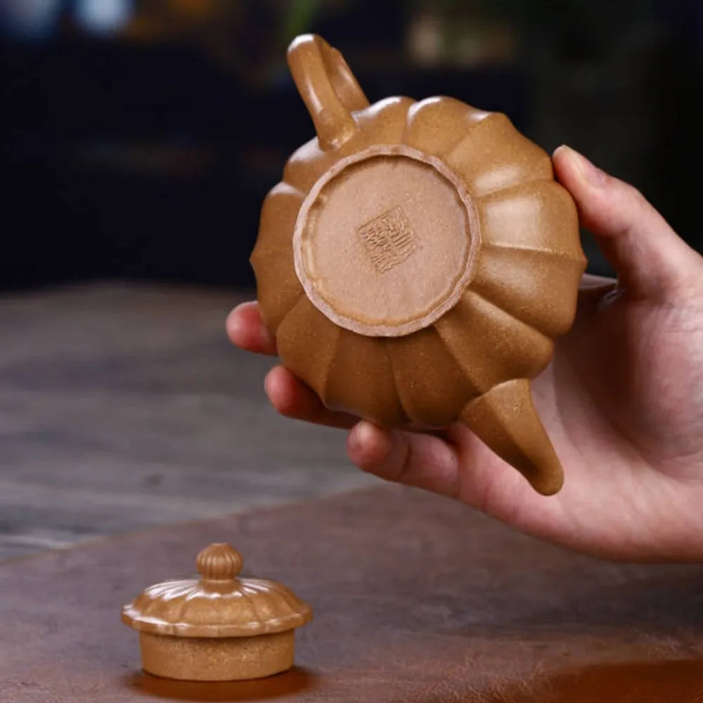 Full Handmade Yixing Zisha Teapot [Jin Nang Xiao Ying Pot] (Wucai Lao Duan Ni - 260ml) - YIQIN TEA HOUSE | yiqinteahouse.com | 200-300ml, full handmade zisha teapot, new arrival, plain smooth, teapot, teaware