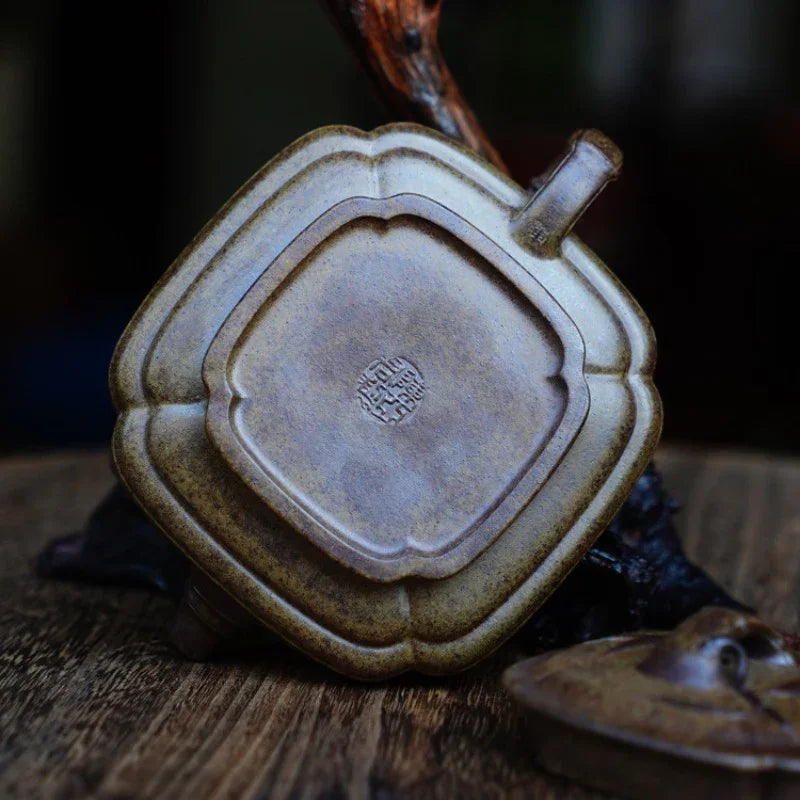 Teko Yixing Zisha Buatan Tangan Sepenuhnya [Jin Nang Xu Bian Pot] (Qing Duan Ni Dibakar Kayu Api - 200ml)