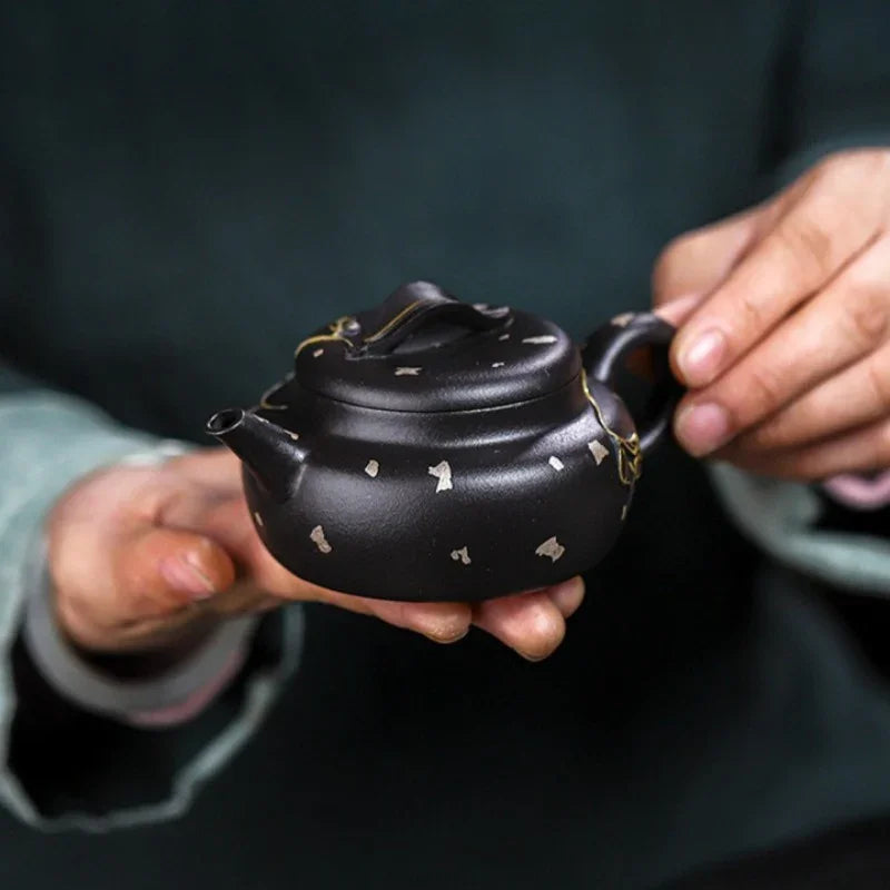 Teko Zisha Yixing Buatan Tangan Sepenuhnya [Jin Zhi Yuye] (Hei Luo Lan - 150ml)