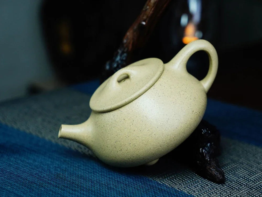 Full Handmade Yixing Zisha Teapot [Jingzhou Shi Piao Pot] (Benson Lu Ni - 200ml) - YIQIN TEA HOUSE | yiqinteahouse.com | 200-300ml, full handmade zisha teapot, plain smooth, teapot, teaware