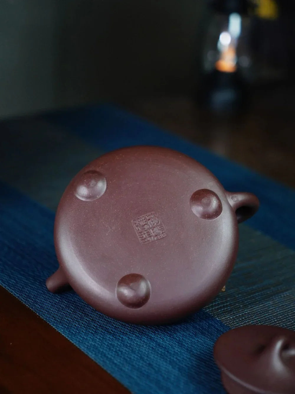 Théière Yixing Zisha entièrement faite à la main [Pot Jingzhou Shi Piao – Jiang Jin Jiu] (Zi Ni – 300 ml)