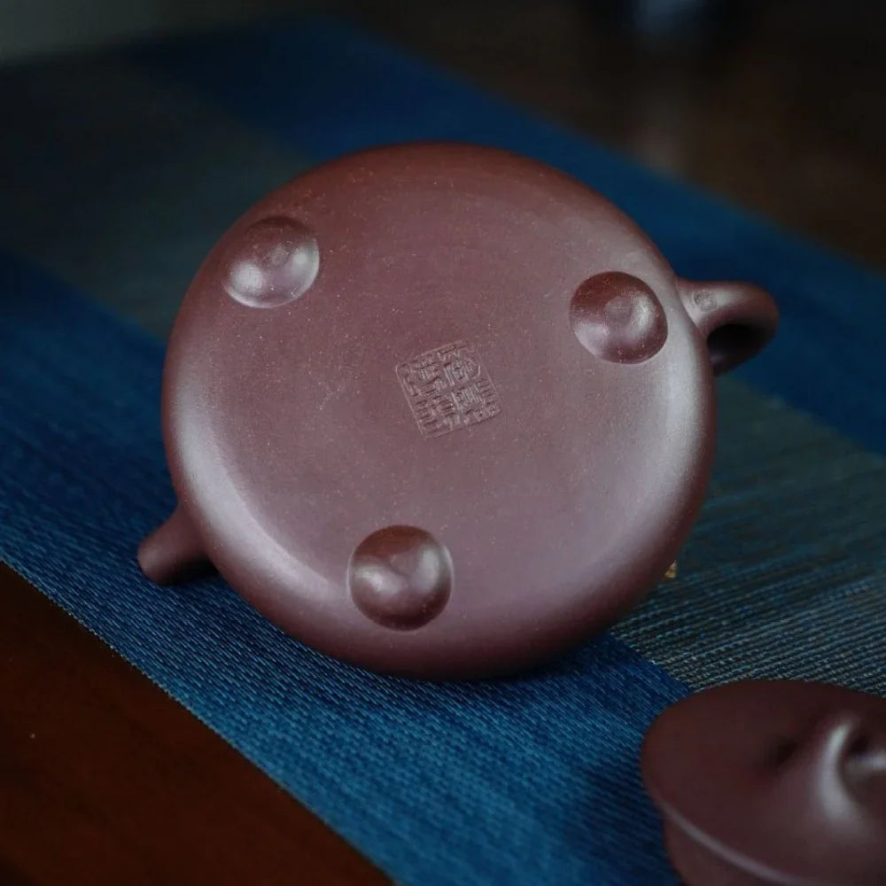 Théière Yixing Zisha entièrement faite à la main [Pot Jingzhou Shi Piao – Jiang Jin Jiu] (Zi Ni – 300 ml)