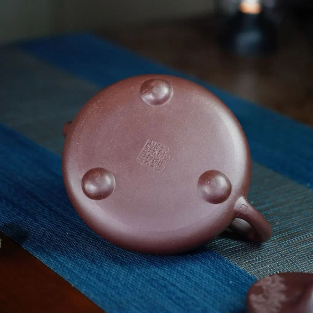 Théière Yixing Zisha entièrement faite à la main [Pot Jingzhou Shi Piao – Song Feng Qin Yun] (Zi Ni – 300 ml)