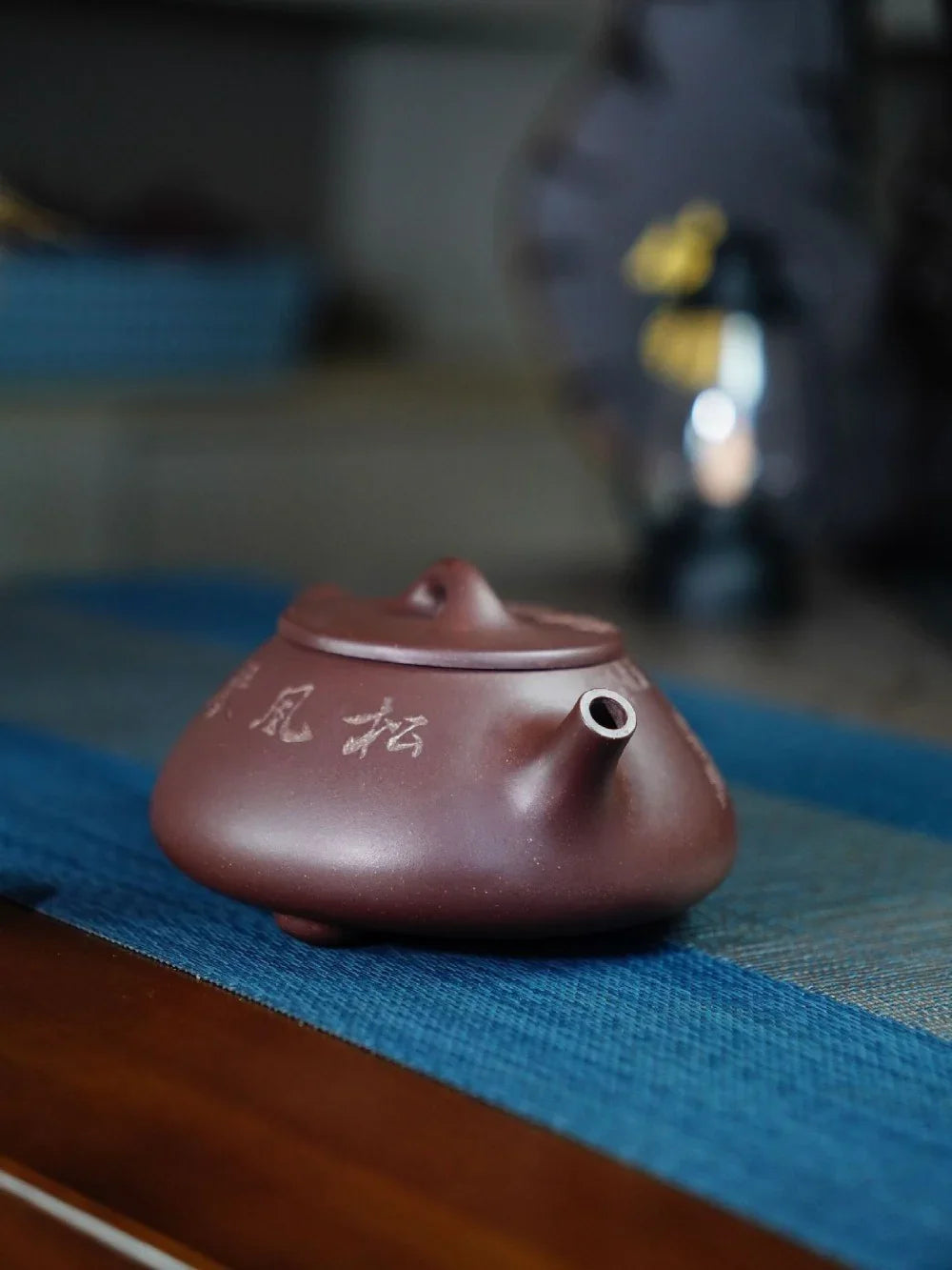 Théière Yixing Zisha entièrement faite à la main [Pot Jingzhou Shi Piao – Song Feng Qin Yun] (Zi Ni – 300 ml)