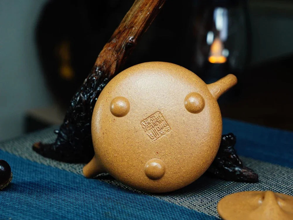 Full Handmade Yixing Zisha Teapot [Jingzhou Shi Piao Pot] (Wucai Lao Duan Ni - 200ml) - YIQIN TEA HOUSE | yiqinteahouse.com | 200-300ml, full handmade zisha teapot, teapot, teaware
