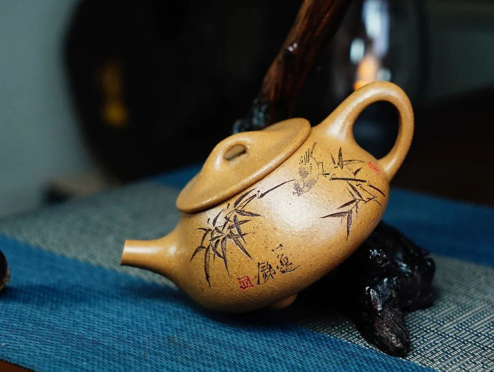 Full Handmade Yixing Zisha Teapot [Jingzhou Shi Piao Pot] (Wucai Lao Duan Ni - 200ml) - YIQIN TEA HOUSE | yiqinteahouse.com | 200-300ml, full handmade zisha teapot, teapot, teaware