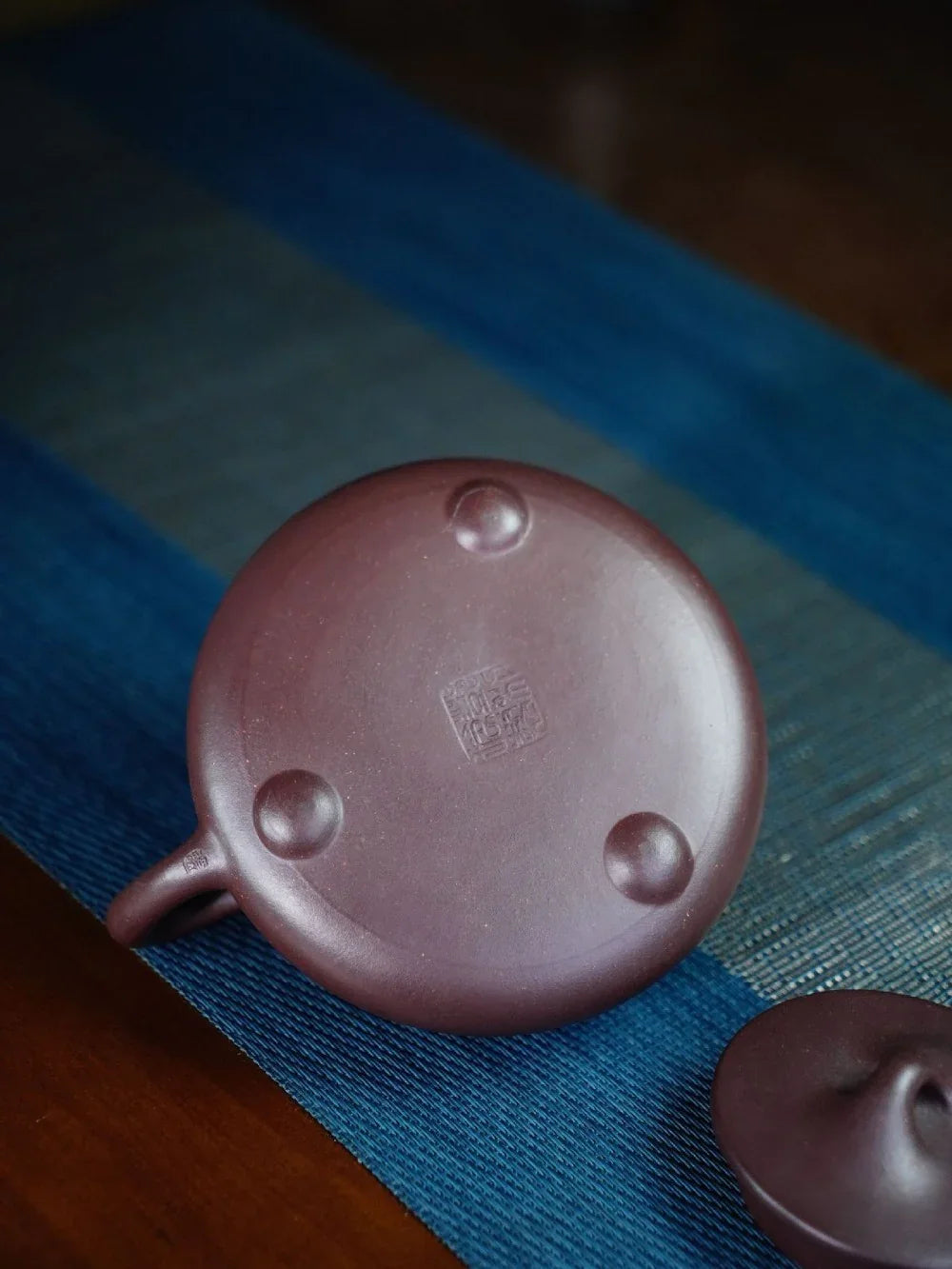 Théière Yixing Zisha entièrement faite à la main [Pot Jingzhou Shi Piao – Xin Jing] (Zi Ni – 300 ml)