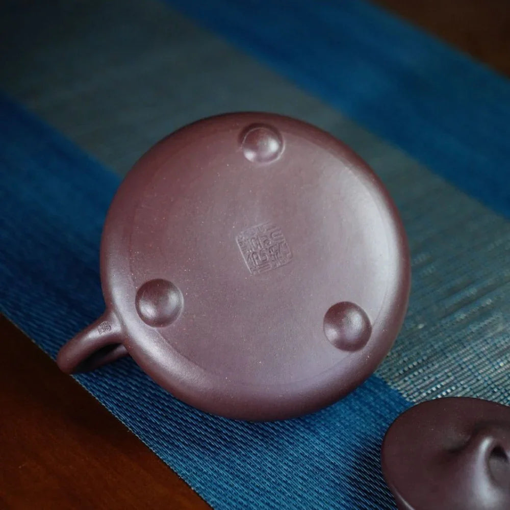 Théière Yixing Zisha entièrement faite à la main [Pot Jingzhou Shi Piao – Xin Jing] (Zi Ni – 300 ml)