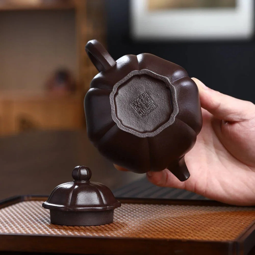 Teko Yixing Zisha Buatan Tangan Sepenuhnya [Jinnang Duo Qiu Pot] (Lao Zi Ni- 300ml)