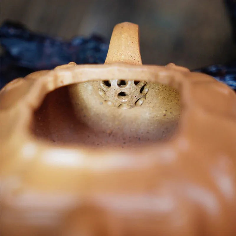 full-handmade-yixing-zisha-teapot-jinnang-ruyi-pot-jiang-po-ni-190ml-yiqin-tea-house-yiqinteahouse-com-9 - YIQIN TEA HOUSE 一沁茶舍 yiqinteahouse.com