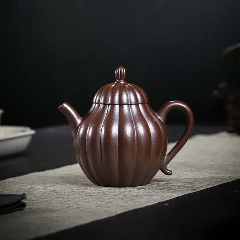Teko Yixing Zisha Buatan Tangan Sepenuhnya [Ling Hua Qiu Shui] (Jin Sha Zi Ni - 200ml)