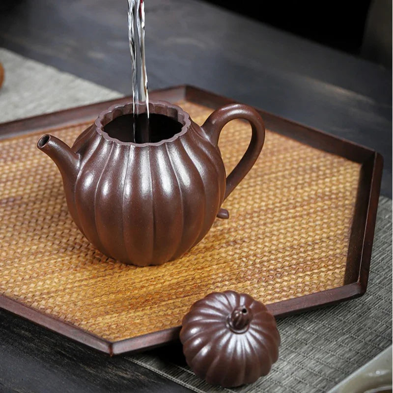 Teko Yixing Zisha Buatan Tangan Sepenuhnya [Ling Hua Qiu Shui] (Jin Sha Zi Ni - 200ml)
