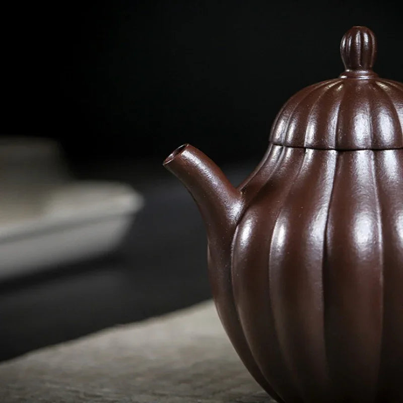 Teko Yixing Zisha Buatan Tangan Sepenuhnya [Ling Hua Qiu Shui] (Jin Sha Zi Ni - 200ml)