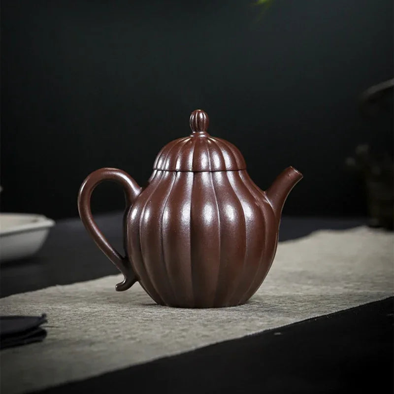 Teko Yixing Zisha Buatan Tangan Sepenuhnya [Ling Hua Qiu Shui] (Jin Sha Zi Ni - 200ml)