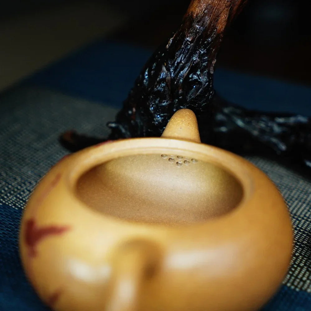 Full Handmade Yixing Zisha Teapot [Lotus Yuan Zhu Pot] (Wucai Lao Duan Ni - 220ml) - YIQIN TEA HOUSE | yiqinteahouse.com | 200-300ml, full handmade zisha teapot, teapot, teaware