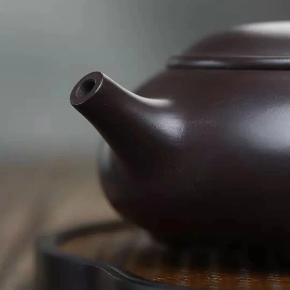 Full Handmade Yixing Zisha Teapot [Niu Gai Shi Piao Pot] (Lao Zi Ni - 250/420ml) - YIQIN TEA HOUSE | yiqinteahouse.com | 200-300ml, >300ml, full handmade zisha teapot, plain smooth, teapot, teaware