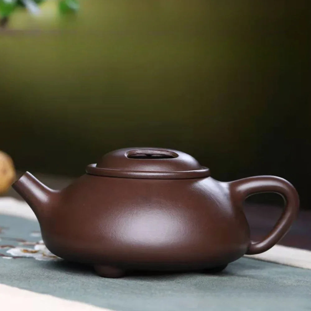 Teko Zisha Yixing Buatan Tangan Sepenuhnya [Niu Gai Shi Piao Pot] (Lao Zi Ni - 260ml)