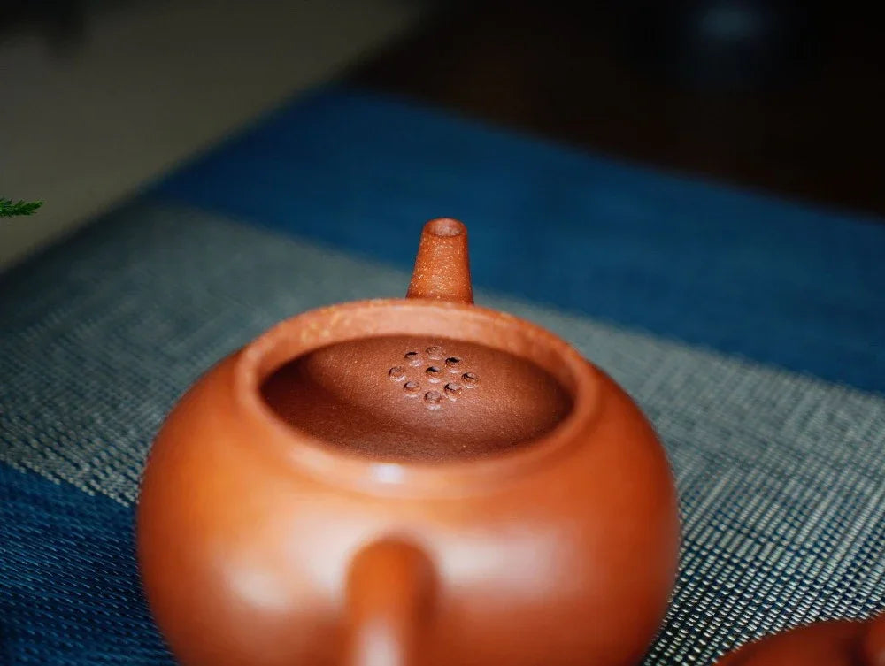 Full Handmade Yixing Zisha Teapot [Shui Ping Pot] (Li Pi Zhu Ni - 220ml) - YIQIN TEA HOUSE | yiqinteahouse.com | 200-300ml, full handmade zisha teapot, plain smooth, teapot, teaware