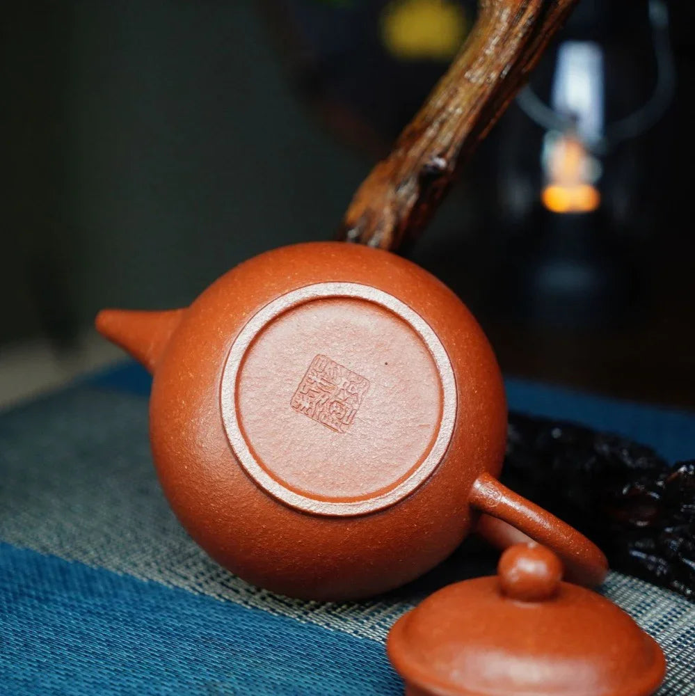 Full Handmade Yixing Zisha Teapot [Shui Ping Pot] (Li Pi Zhu Ni - 220ml) - YIQIN TEA HOUSE | yiqinteahouse.com | 200-300ml, full handmade zisha teapot, plain smooth, teapot, teaware