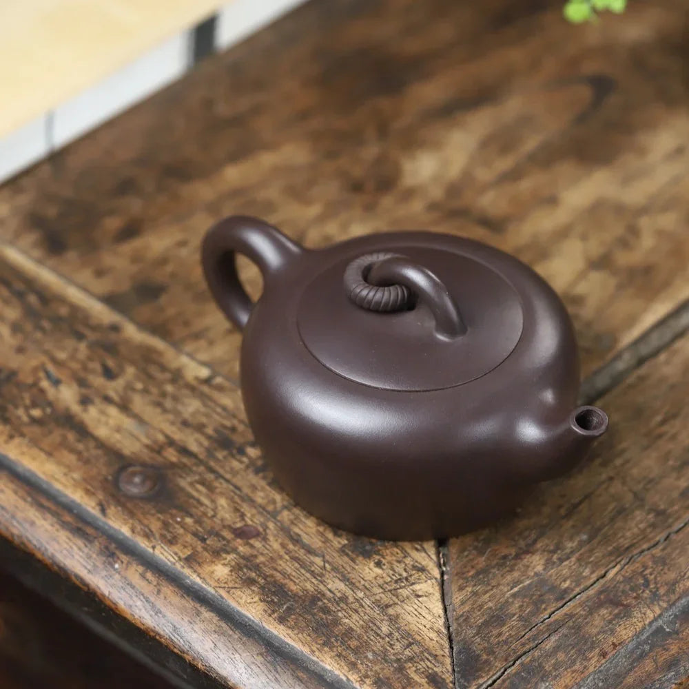 full-handmade-yixing-zisha-teapot-single-ring-flat-round-pot-lao-zi-ni-200ml-yiqin-tea-house-yiqinteahouse-com-6 - YIQIN TEA HOUSE 一沁茶舍 yiqinteahouse.com