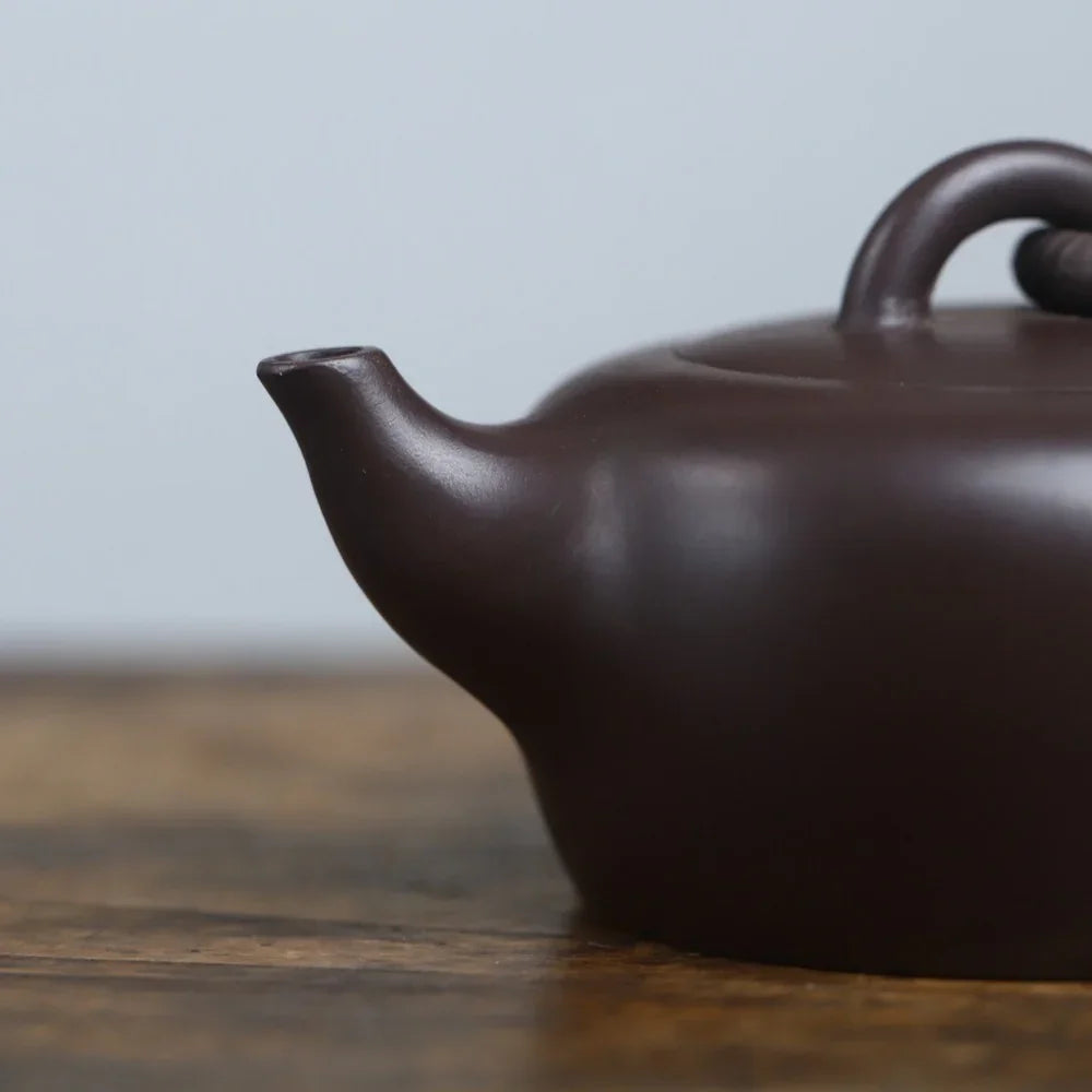 full-handmade-yixing-zisha-teapot-single-ring-flat-round-pot-lao-zi-ni-200ml-yiqin-tea-house-yiqinteahouse-com-7 - YIQIN TEA HOUSE 一沁茶舍 yiqinteahouse.com