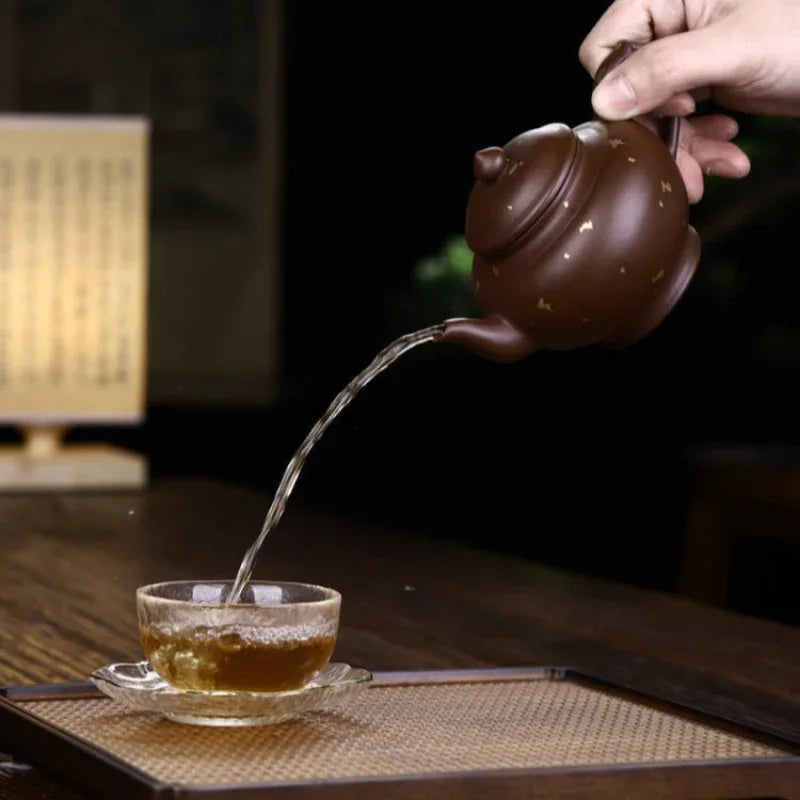 Teko Yixing Zisha Buatan Tangan Sepenuhnya [Periuk Xiao Ying Emas Tabur] (Zi Ni - 260ml)