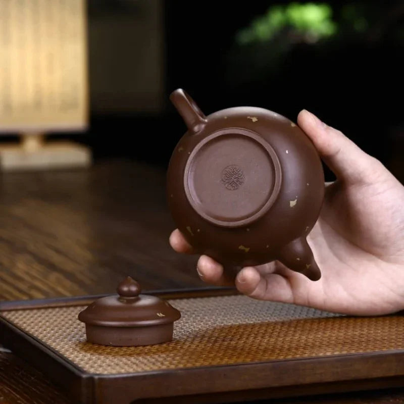 Teko Yixing Zisha Buatan Tangan Sepenuhnya [Periuk Xiao Ying Emas Tabur] (Zi Ni - 260ml)