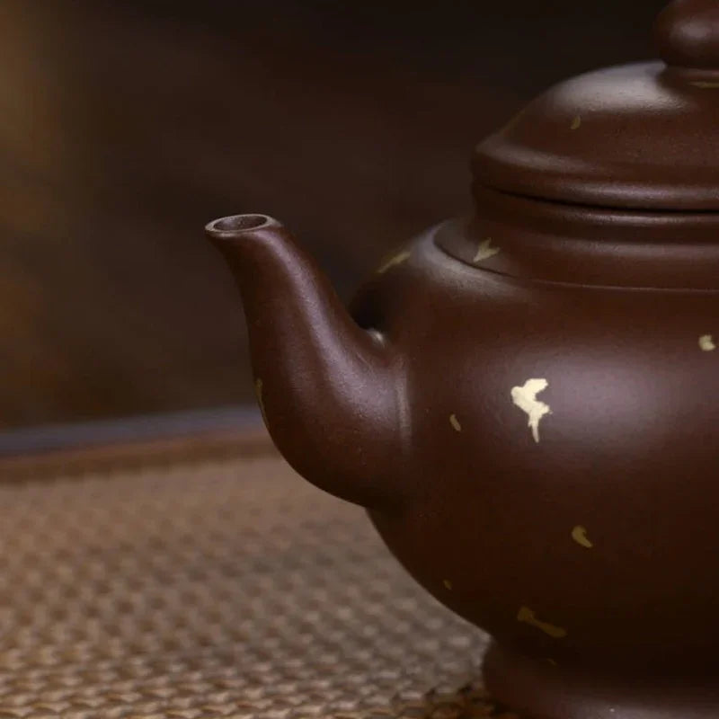 Teko Yixing Zisha Buatan Tangan Sepenuhnya [Periuk Xiao Ying Emas Tabur] (Zi Ni - 260ml)