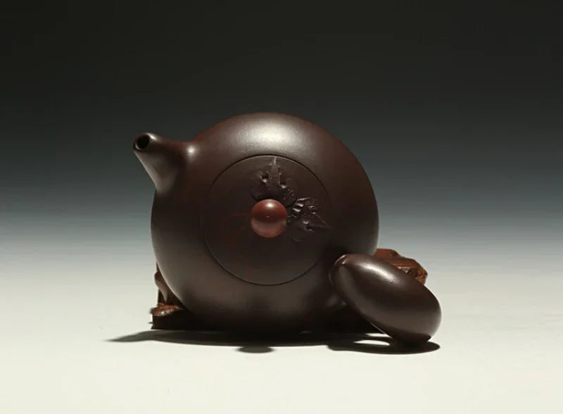 full-handmade-yixing-zisha-teapot-squirrel-pot-lao-zi-ni-120150ml-yiqin-tea-house-yiqinteahouse-com-10 - YIQIN TEA HOUSE 一沁茶舍 yiqinteahouse.com