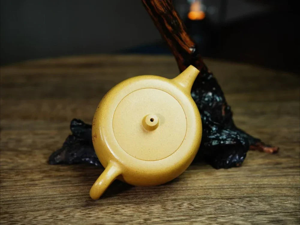 full-handmade-yixing-zisha-teapot-tianji-pot-huangjin-duan-ni-160ml-yiqin-tea-house-yiqinteahouse-com-11 - YIQIN TEA HOUSE 一沁茶舍 yiqinteahouse.com