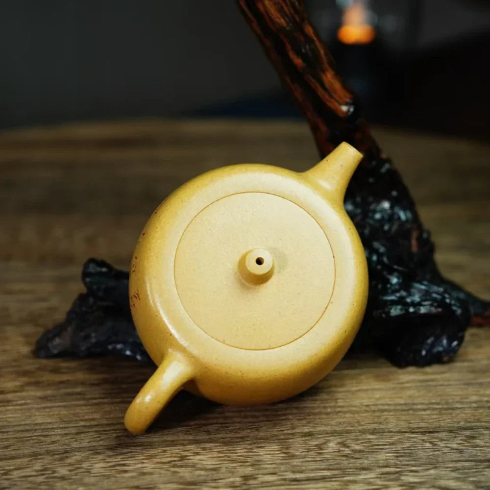 full-handmade-yixing-zisha-teapot-tianji-pot-huangjin-duan-ni-160ml-yiqin-tea-house-yiqinteahouse-com-2 - YIQIN TEA HOUSE 一沁茶舍 yiqinteahouse.com