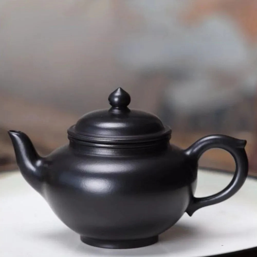 Full Handmade Yixing Zisha Teapot [Xiao Ying Pot] (Hei Ni - 220ml) - YIQIN TEA HOUSE | yiqinteahouse.com | 200-300ml, full handmade zisha teapot, new arrival, plain smooth, teapot, teaware