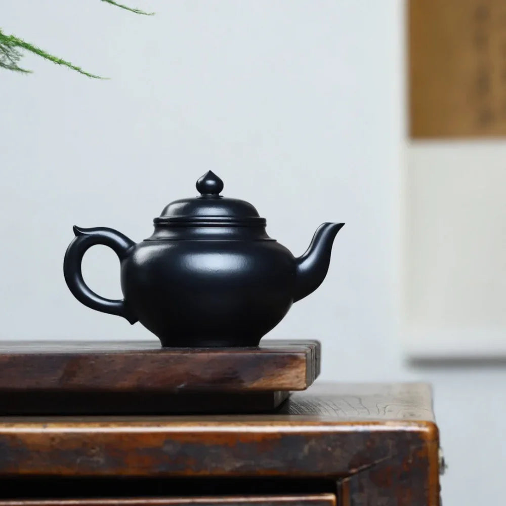 Théière Yixing Zisha entièrement faite à la main [Pot Xiao Ying] (Hei Ni - 280 ml)