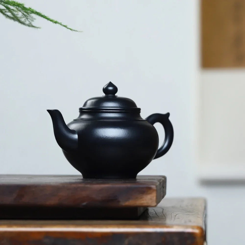 Théière Yixing Zisha entièrement faite à la main [Pot Xiao Ying] (Hei Ni - 280 ml)