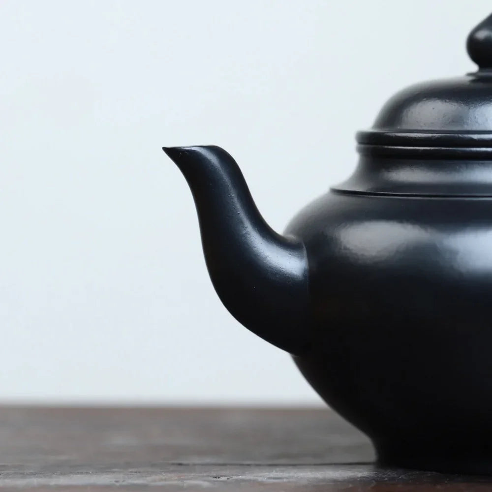 Théière Yixing Zisha entièrement faite à la main [Pot Xiao Ying] (Hei Ni - 280 ml)