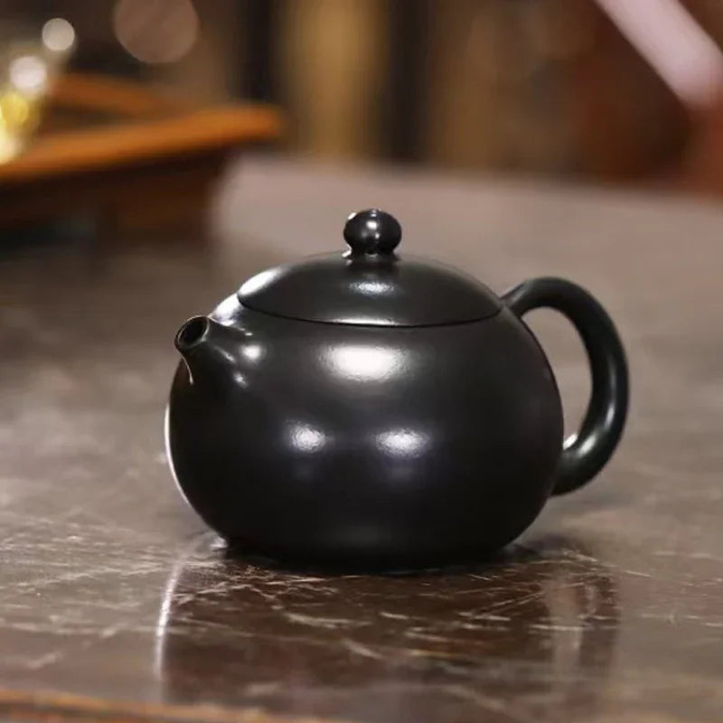 full-handmade-yixing-zisha-teapot-xishi-pot-hei-ni-270ml-yiqin-tea-house-yiqinteahouse-com-4 - YIQIN TEA HOUSE 一沁茶舍 yiqinteahouse.com