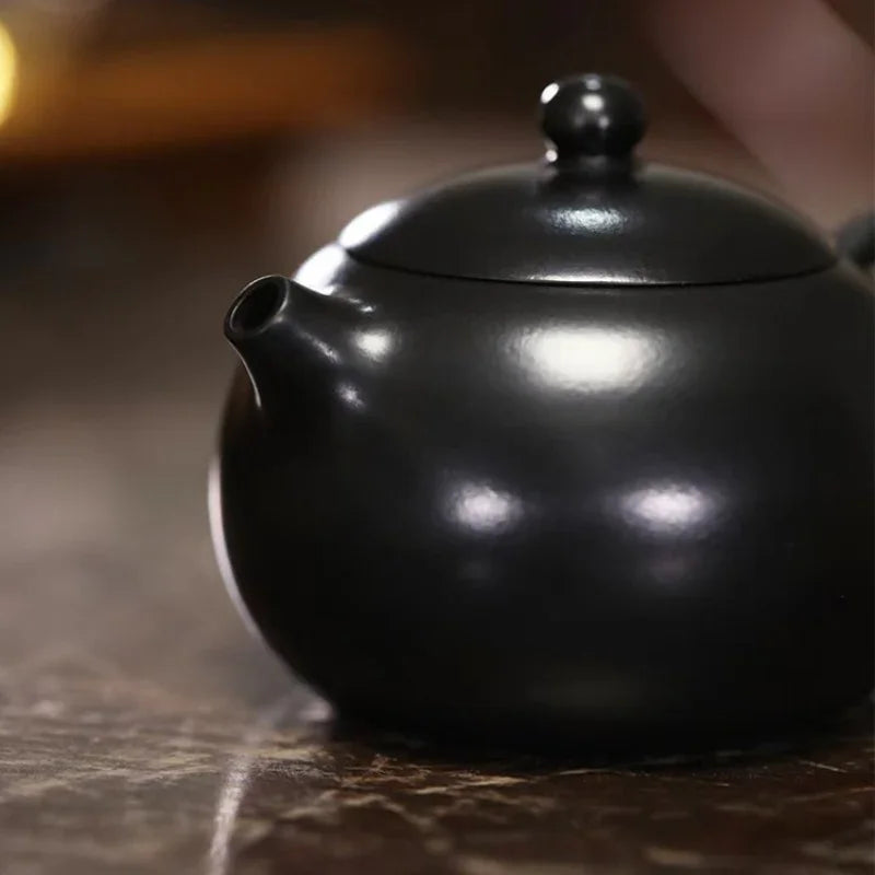 full-handmade-yixing-zisha-teapot-xishi-pot-hei-ni-270ml-yiqin-tea-house-yiqinteahouse-com-6 - YIQIN TEA HOUSE 一沁茶舍 yiqinteahouse.com