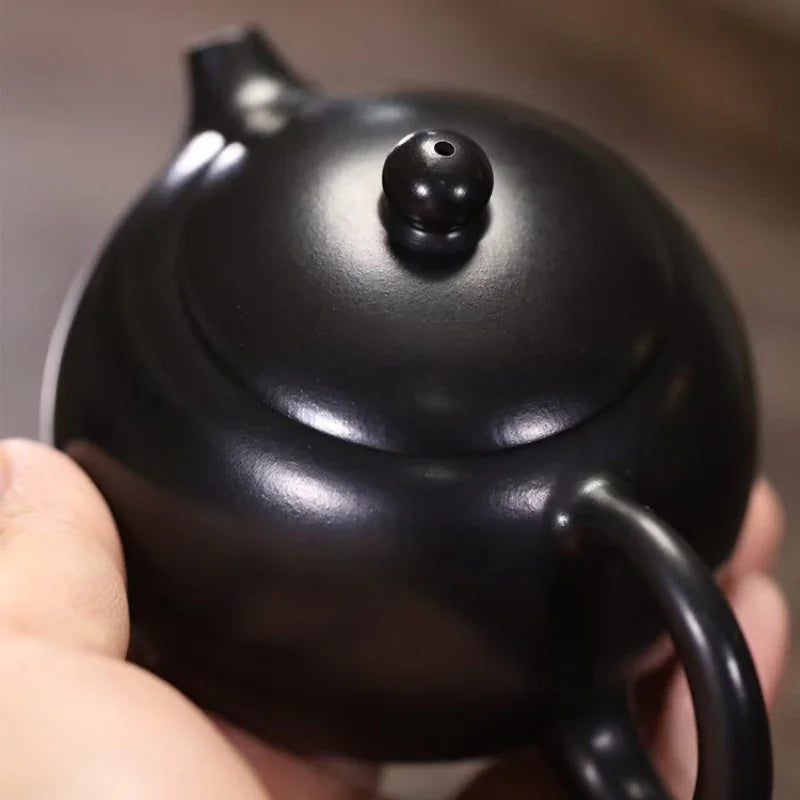 full-handmade-yixing-zisha-teapot-xishi-pot-hei-ni-270ml-yiqin-tea-house-yiqinteahouse-com-9 - YIQIN TEA HOUSE 一沁茶舍 yiqinteahouse.com