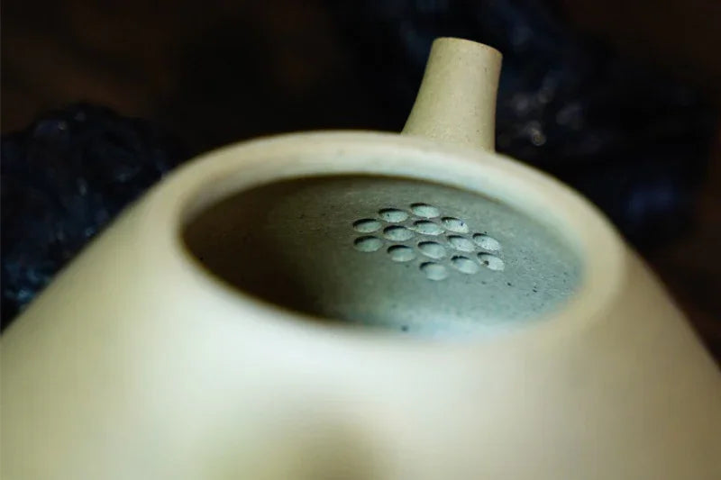 Teko Zisha Yixing Buatan Tangan Sepenuhnya [Ziye Shi Piao Pot] (Bensan Lu Ni - 260ml)