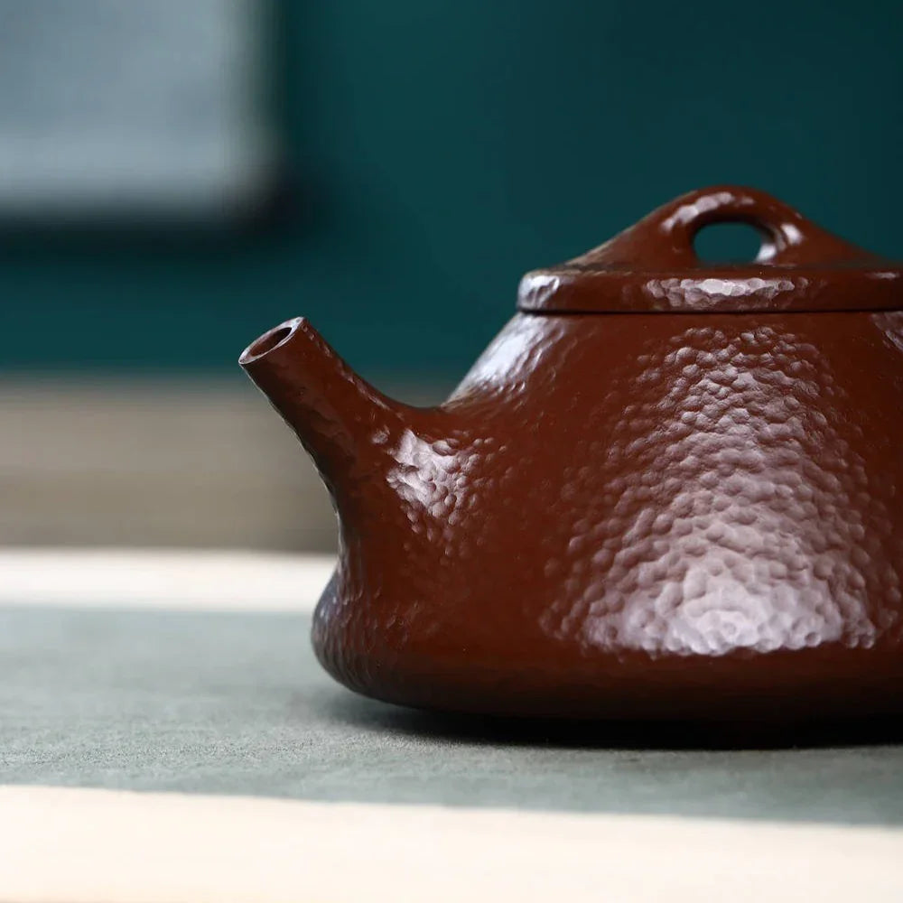 Théière Yixing Zisha entièrement faite à la main [Pot Ziye Shi Piao] (Lao Zi Ni - 200 ml)