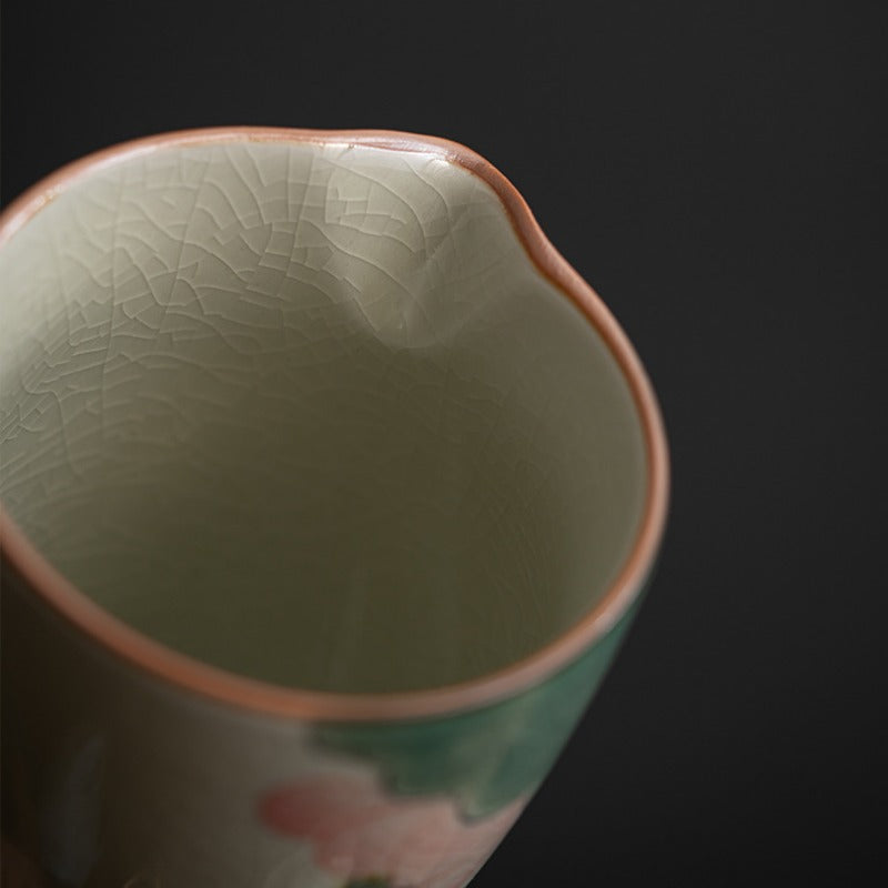 Ge Kiln Hand-painted Ice Crackle Ceramic [Lotus] Fair Cup / Strainer - YIQIN TEA HOUSE | yiqinteahouse.com | fair cup, lotus, strainer, teaware