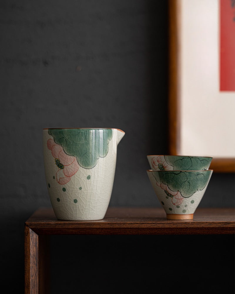 Ge Kiln Hand-painted Ice Crackle Ceramic [Lotus] Fair Cup / Strainer - YIQIN TEA HOUSE | yiqinteahouse.com | fair cup, lotus, strainer, teaware