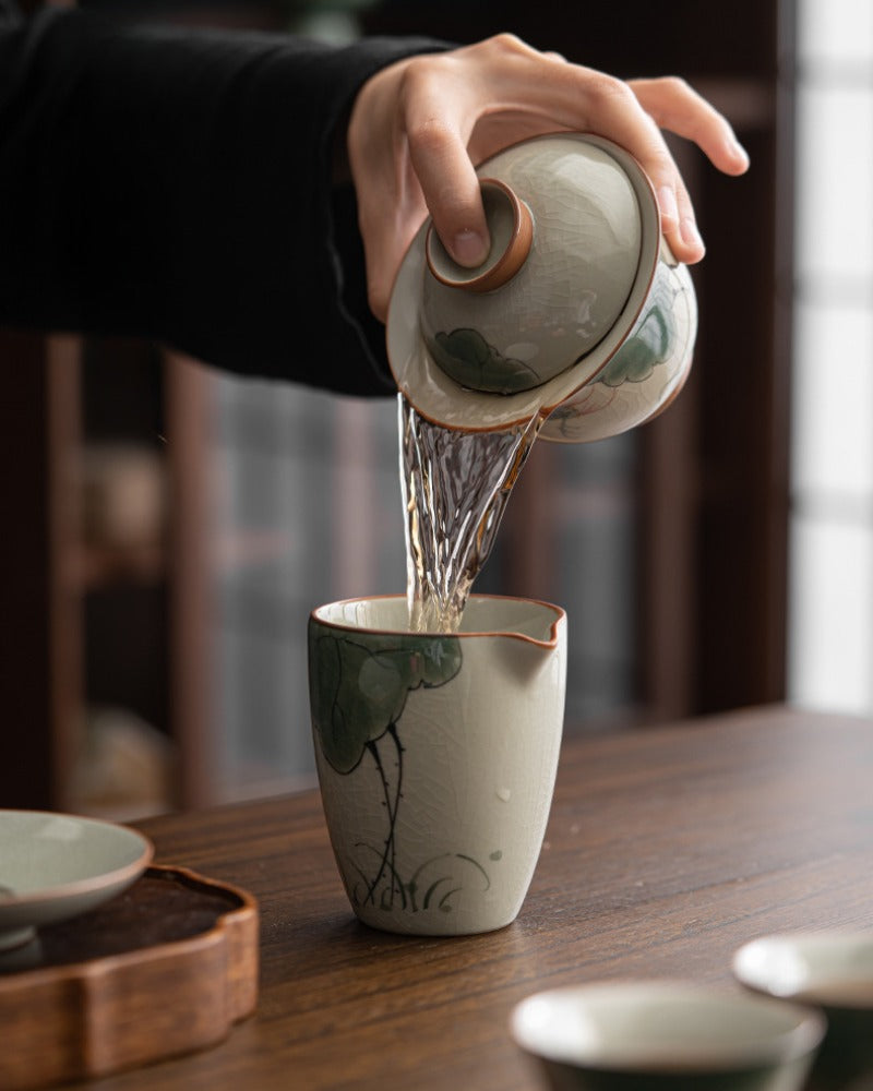 Ge Kiln Hand-painted Ice Crackle Ceramic [Lotus] Fair Cup / Strainer - YIQIN TEA HOUSE | yiqinteahouse.com | fair cup, lotus, strainer, teaware