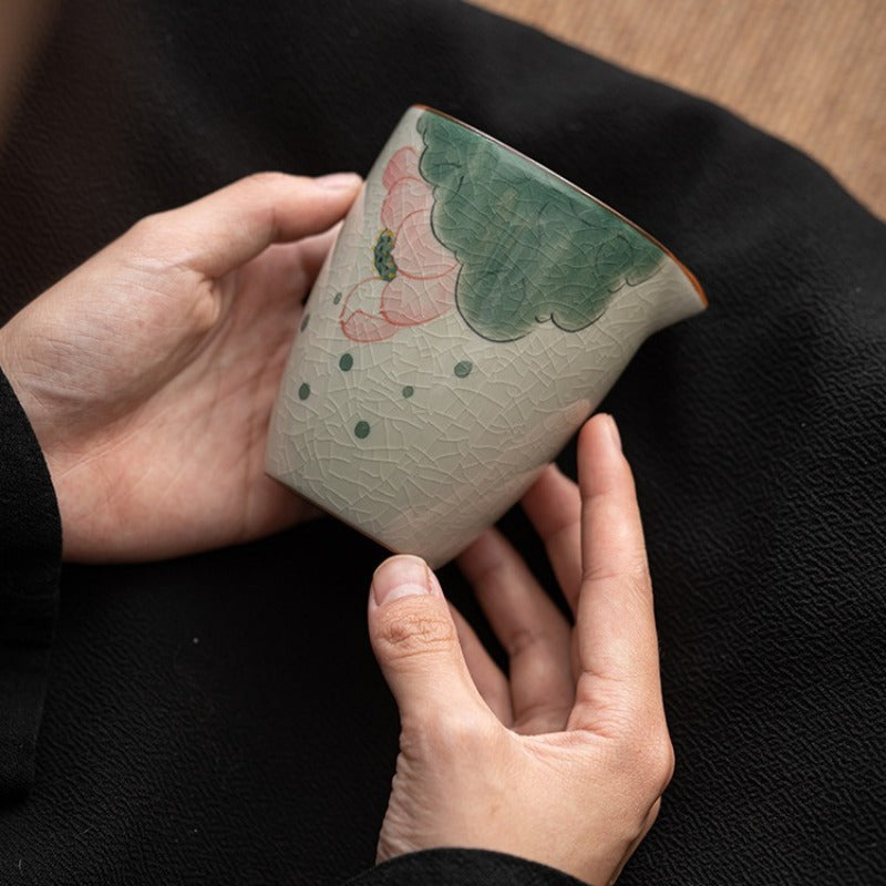 Ge Kiln Hand-painted Ice Crackle Ceramic [Lotus] Fair Cup / Strainer - YIQIN TEA HOUSE | yiqinteahouse.com | fair cup, lotus, strainer, teaware