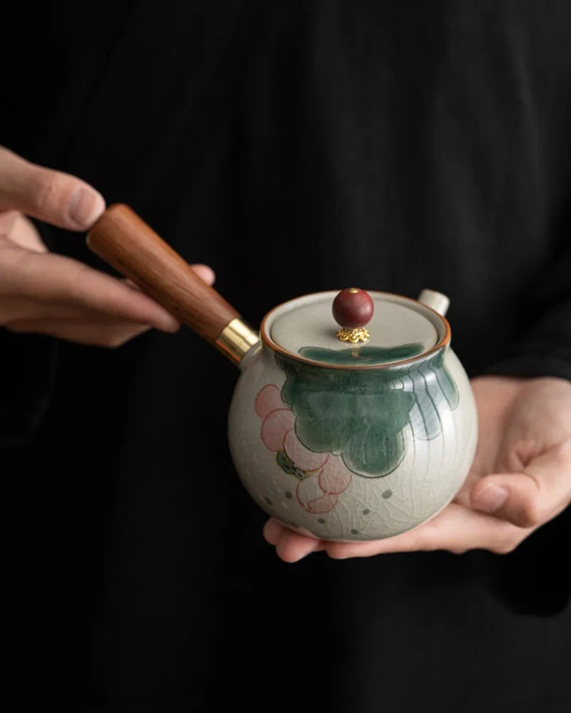 Ge Kiln Hand-painted Ice Crackle Ceramic [Lotus] Side Handle Teapot 250ml - YIQIN TEA HOUSE | yiqinteahouse.com | ceramic teapot, lotus, teapot, teaware