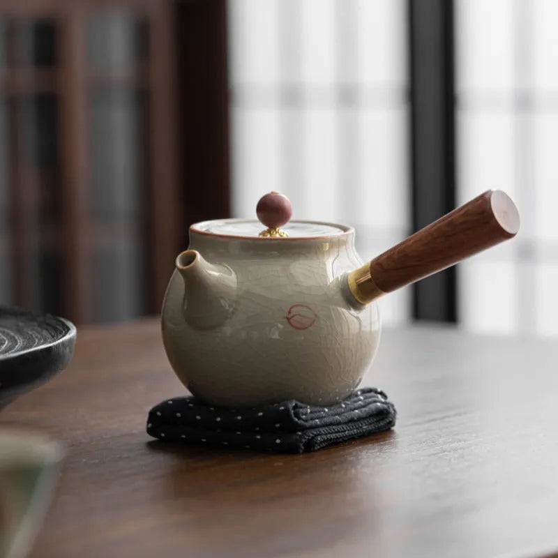 Ge Kiln Hand-painted Ice Crackle Ceramic [Lotus] Side Handle Teapot 250ml - YIQIN TEA HOUSE | yiqinteahouse.com | ceramic teapot, lotus, teapot, teaware